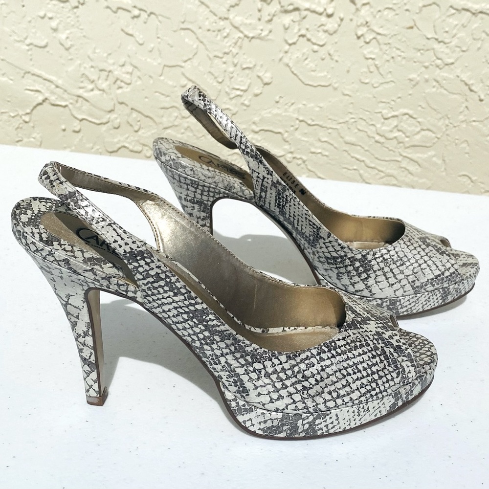 Carlos Santana sling back, peep toe heel, size 8m